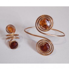 Aproce un gredzens ar dabīgu dzintaru Aproce un gredzens ar dabīgu dzintaru