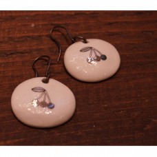 Auskari ar ķiršiem